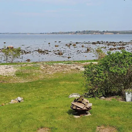 One-bedroom Holiday In * Mesinge